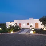 Pool & Private Parking Donna Lina بيت للعطل
