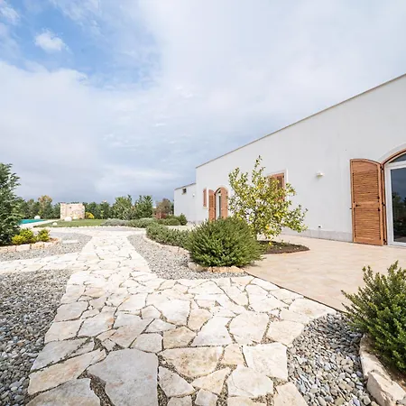 Private Pool & Parking Donna Lina בית נופש