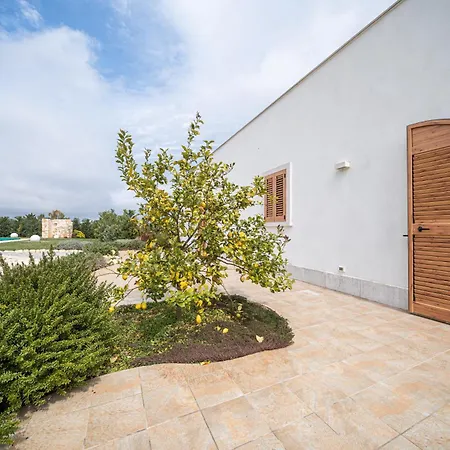 Private Pool & Parking Donna Lina *