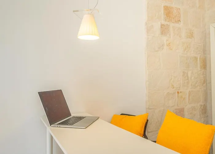 בית נופש Private Pool & Parking Donna Lina קונברסאנו
