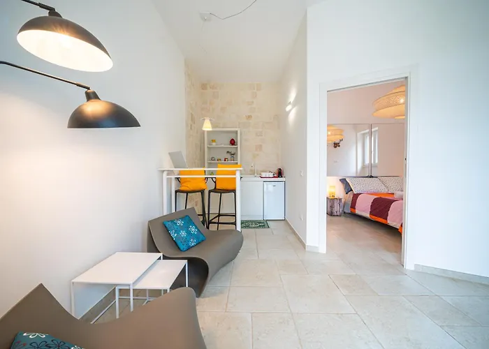 Private Pool & Parking Donna Lina 度假居